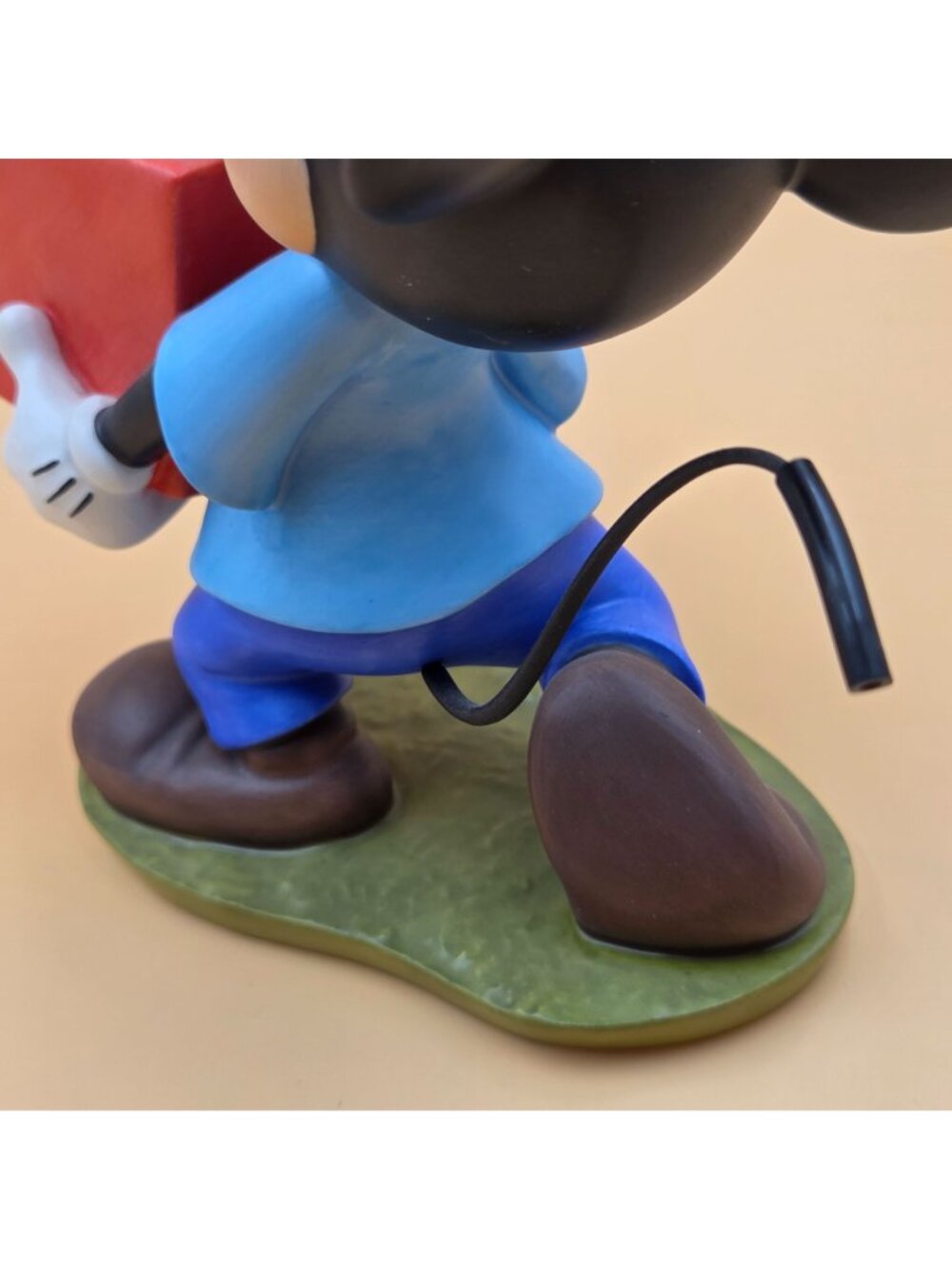 WDCC Pluto's Christmas Tree Mickey Presents for My Pals Disney Sculpture - Picture 12 of 13